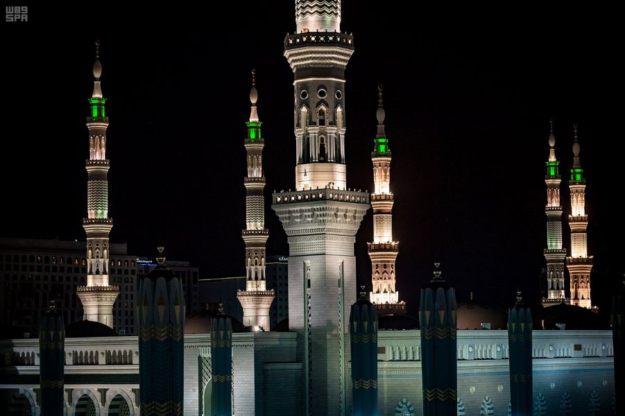 الأذان: إيمان وجمال وإعلام!