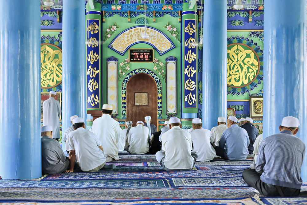 النداء بالصلاة في الرحال
