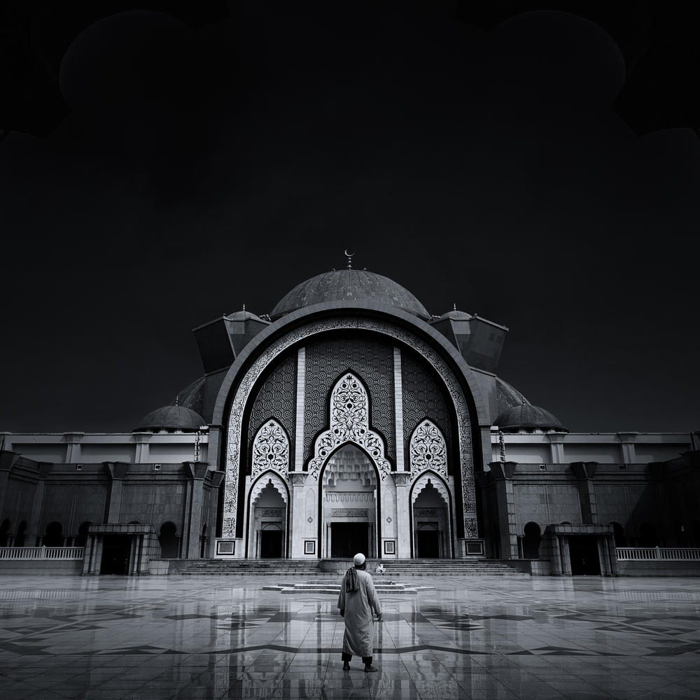 الأذان لصلاة الجمعة
